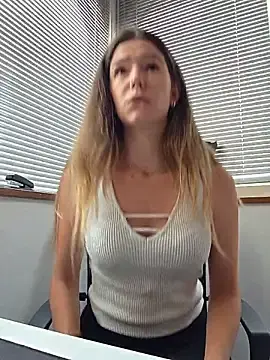 Stripchat Free Live Porn of lucie_mehott