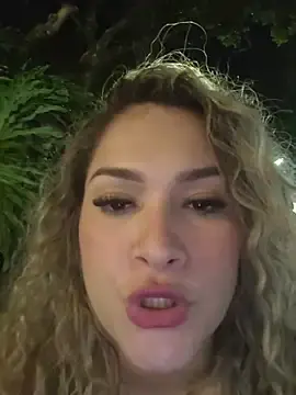 Stripchat Free Live Porn of Sara_smiiith211