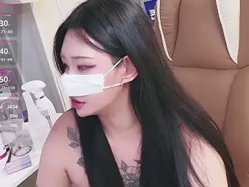 Stripchat Free Porn Cam of Milk_Sola