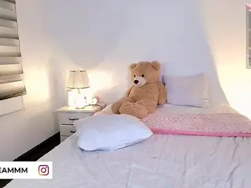 Stripchat Live Sex Cam of nicolthompsonn