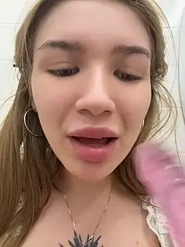 Stripchat Sex Cam of FlashTitsRoyal