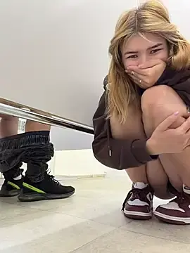 Stripchat Live Porn of FlashTitsRoyal