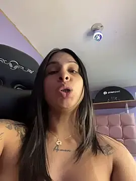 Stripchat Live Sex Cam of charlotte_stevenss_