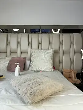 Stripchat Free Porn Cam of ALISSON_FOXXX1