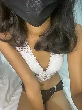 Stripchat Live Sex Cam of Honey_be_