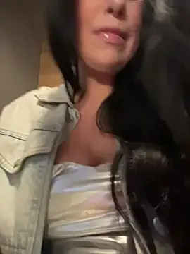 Stripchat Watch Live Sex Cams of Tisha_Busty