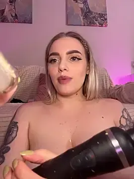 Stripchat Best Webcam of HugeBoobsAlice