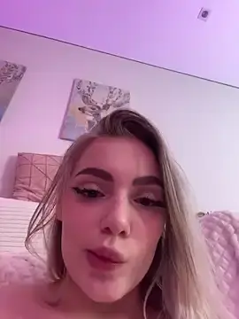Stripchat Adult Webcam of HugeBoobsAlice