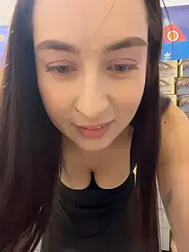 Stripchat Sex Cam of Holly_Play