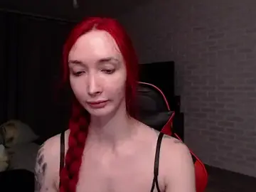 Stripchat Adult Webcam of Roxy_Silver