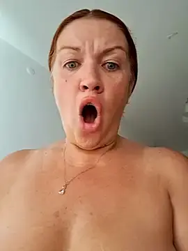 Stripchat Live Sex of KiraXTender