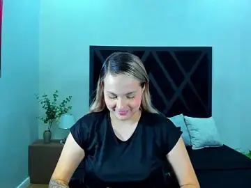 Stripchat Sex Cam of Emmaa_white_