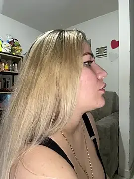 Stripchat Sex Cam of Celestedubois