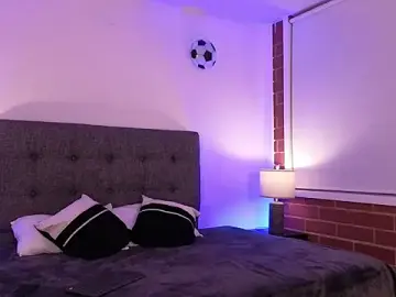 Stripchat Sex Chat of mandi4pole_