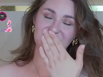Stripchat Free Porn Cam of KiraBarlows