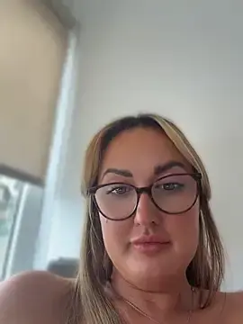 Stripchat Watch Live Sex Cams of Crystal_xox