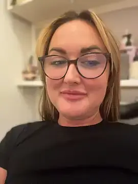 Stripchat Best live sex cam show of Crystal_xox