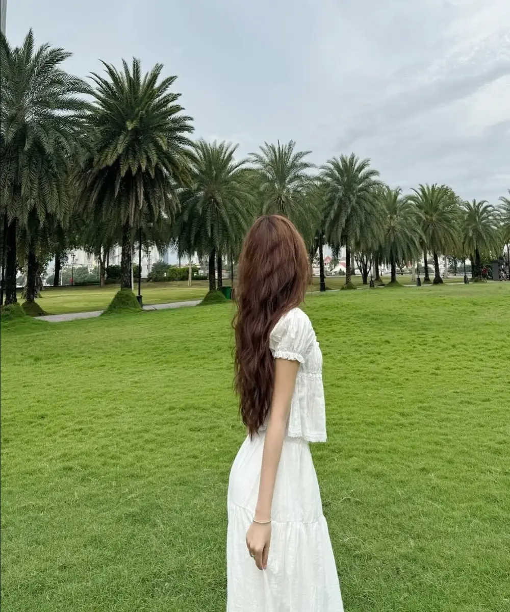 GirlNaughtyFull