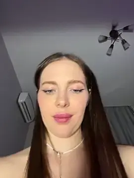 Stripchat Sex Cam of -SweetDi-