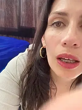 Stripchat Live Sex Cam of Alysson--