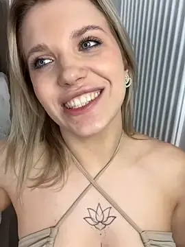 Stripchat Live Sex of AlisaMyers