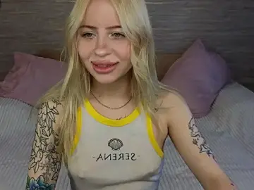 Stripchat Adult Webcams of Khloy_white