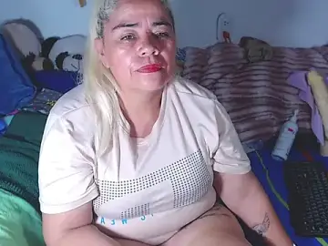 Stripchat Free Porn Cam of estrellita_fugaz16x