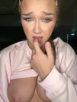 Stripchat Sex Cam of Hannah-2007