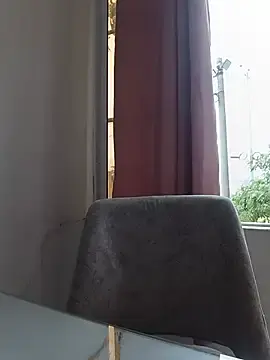 Stripchat Free Porn Cam of Lili-SexyLatin10