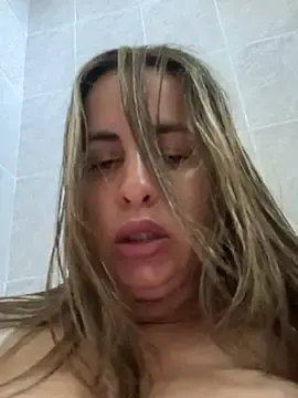 Stripchat Free Live Porn of laarti