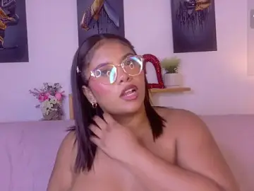 Stripchat Live Porn of nairagold_