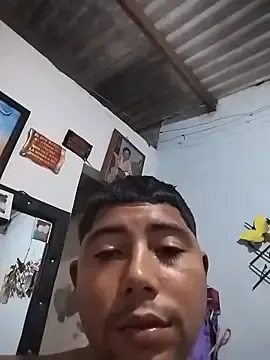 Stripchat Sex Cam of master_juju1924