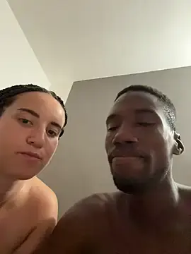 Stripchat Sex Cam of INTRUDERS20