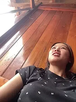 Stripchat Free Live Porn of hoa_mai