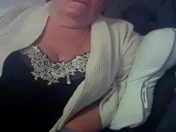Stripchat Sex Chat of Playful_MILF_Demi