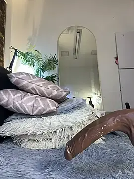 Stripchat Free Porn Cam of Isa__Blanc