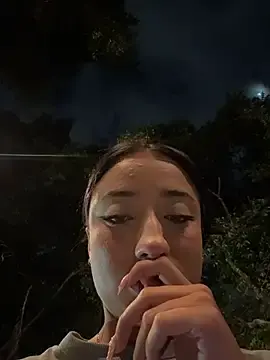Stripchat Watch Live Sex Cams of Ady_18