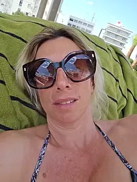 Stripchat Watch Live Sex Cams of Ina_Your_Queen