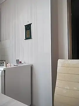 Stripchat Sex Cam of MilkCandyGirl