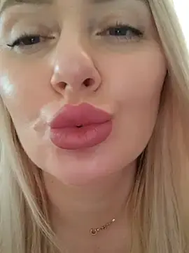 Stripchat Adult Webcam of LadyLolyPop_