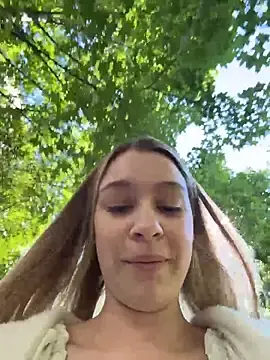 Stripchat Sex Cam of SashaCatt