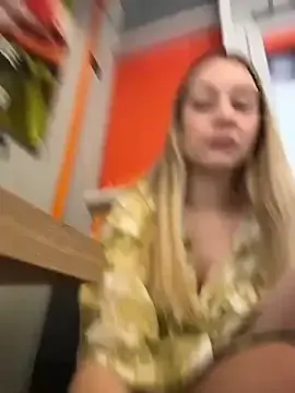 Stripchat Watch Live Sex Cams of SashaCatt