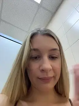 Stripchat Watch Live Sex Cams of SashaCatt