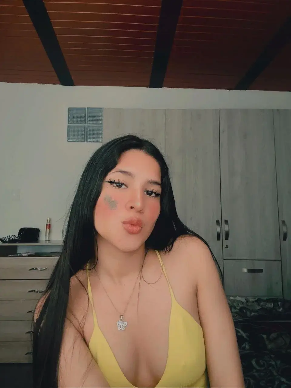 Thiara_gh