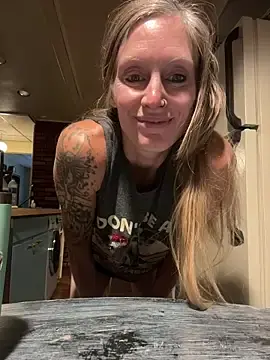 Stripchat Free Porn Cam of ItsDanniG