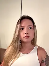 Stripchat Best Webcam of MiaPetit_