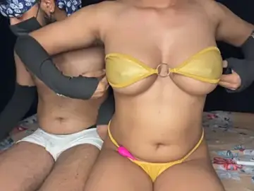 Stripchat Best Webcam of Sassywildcouple_
