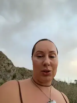 Stripchat Free Live Porn of Mona_Plus