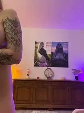 Stripchat Watch Live Sex Cams of Cute-Alice