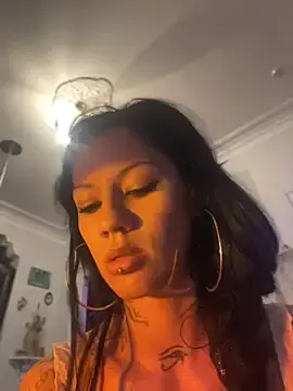 Stripchat Nude Webcam of luxxlola